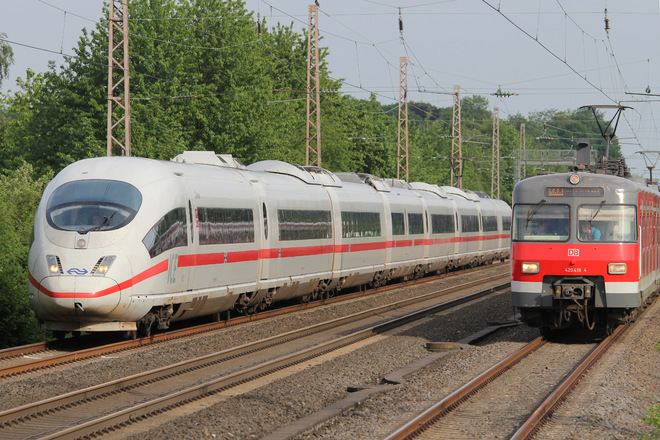 Series 406をDusseldorf-Eller Sud Stationで撮影した写真