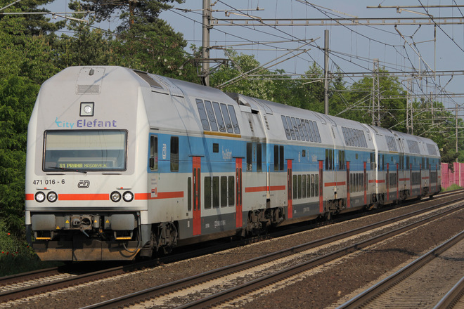 Series 471016-6をPraha-Dolni Pocernice Stationで撮影した写真