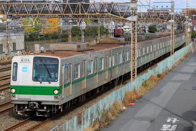 綾瀬車両基地6000系6124Fを馬橋～北松戸間で撮影した写真