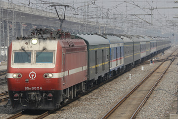 中国鉄路総公司  SS7E 0024