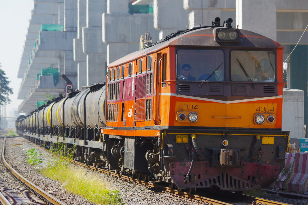 タイ国鉄  ALD 4304