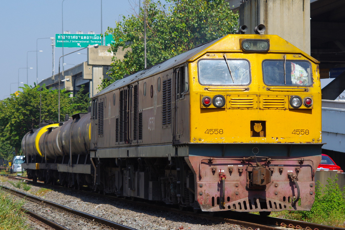 タイ国鉄  GEA 4558