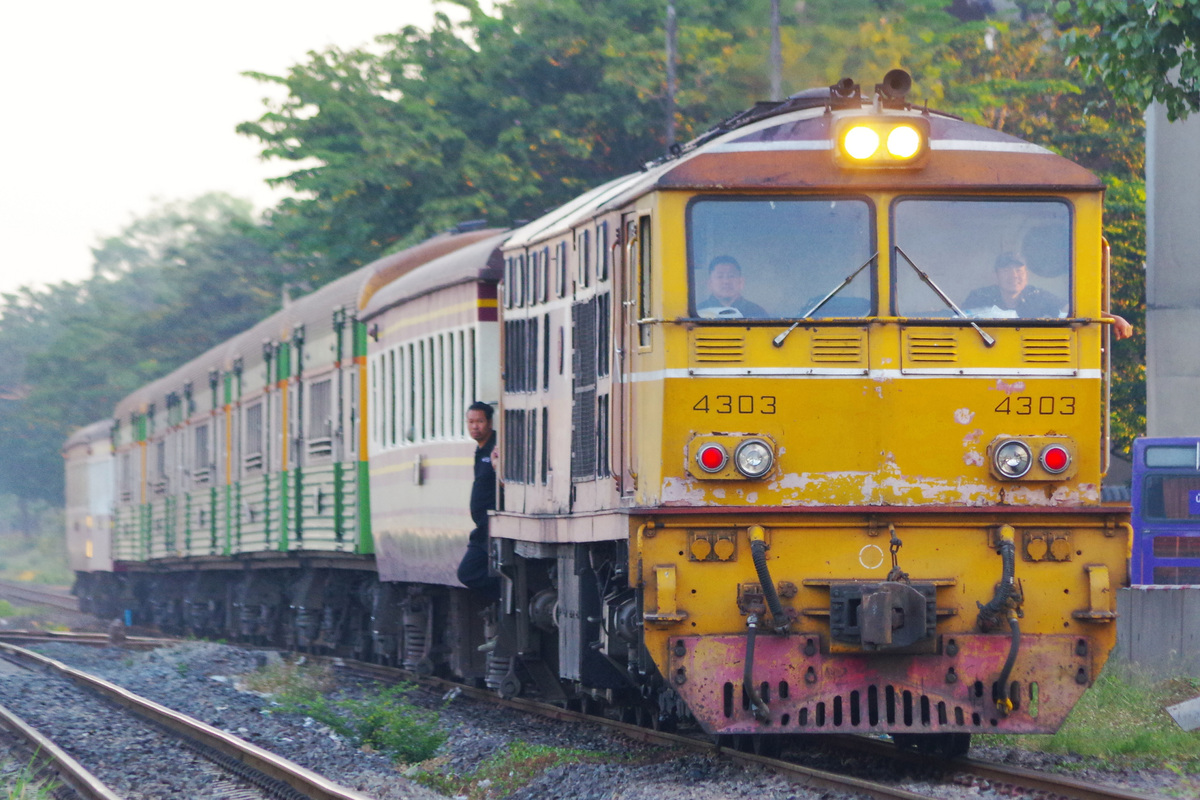 タイ国鉄  ALD 4303