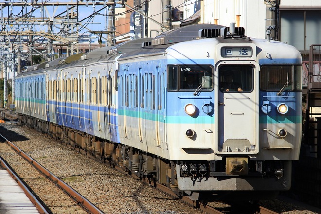 新潟車両センター115系L99編成+N3編成を桶川駅で撮影した写真