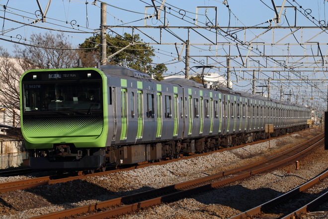 E235系トウ01編成を茅ヶ崎～平塚間で撮影した写真