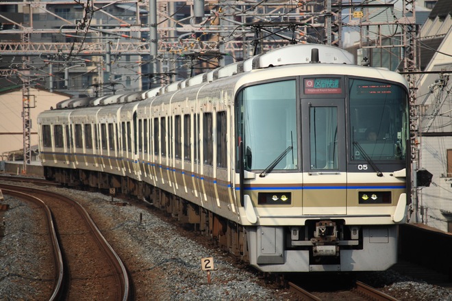 吹田総合車両所奈良支所221系NA422編成を福島駅で撮影した写真