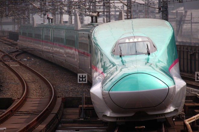 新幹線総合車両センターE5系U14編成を大宮駅で撮影した写真