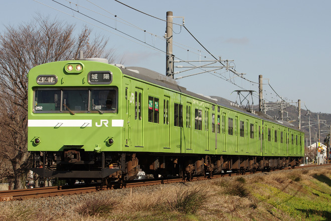 103系NS411をJR藤森～桃山間で撮影した写真