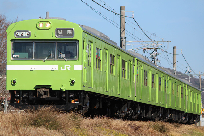 吹田総合車両所奈良支所103系NS409編成をJR藤森～桃山間で撮影した写真