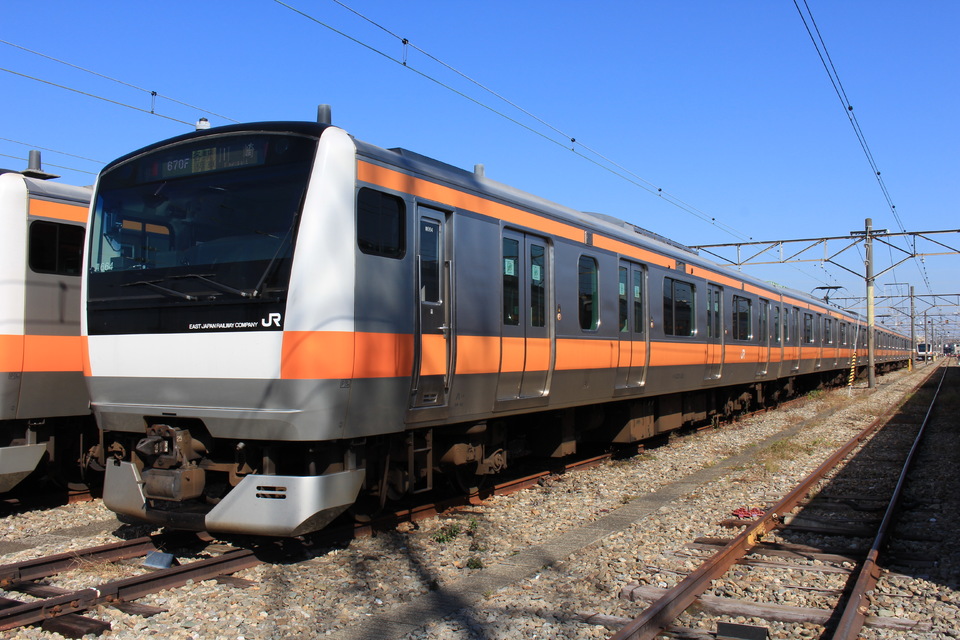 JR東E233系トタ青664編成<br class="br-sp" />(青664編成)の写真