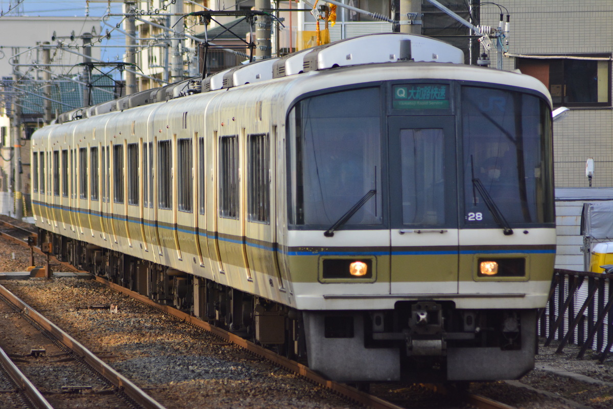 JR西日本 奈良電車区 221系 NC605編成