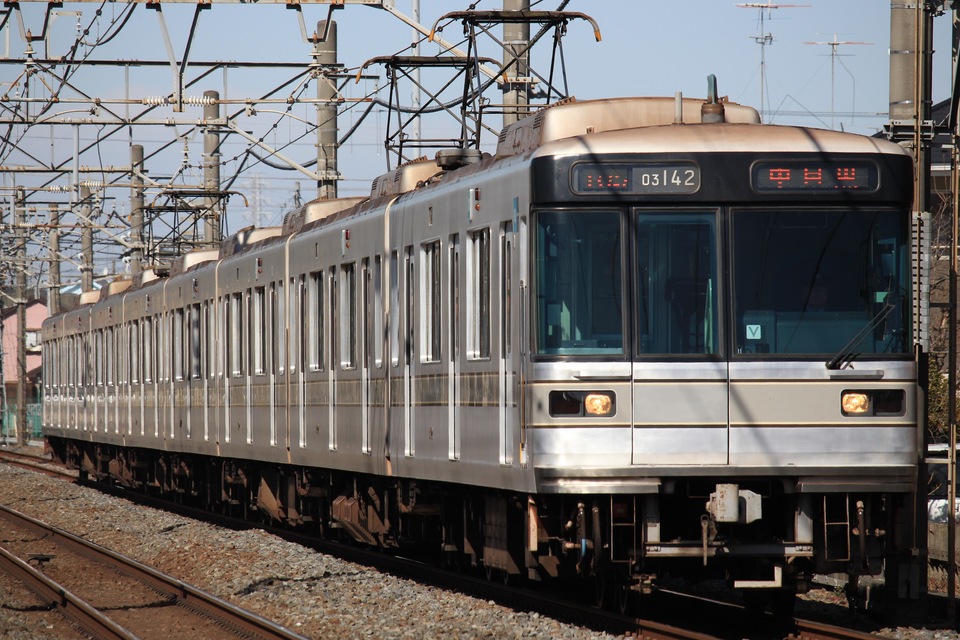メトロ03系03-142F<br class="br-sp" />(03-142編成)の写真