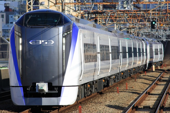 松本車両センターE353系系S101編成を阿佐ヶ谷駅で撮影した写真