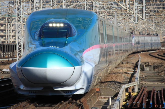 新幹線総合車両センターE5系U1編成を大宮駅で撮影した写真