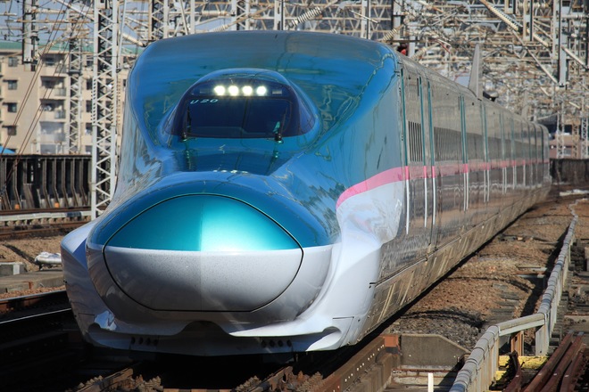 新幹線総合車両センターE5系U20編成を大宮駅で撮影した写真