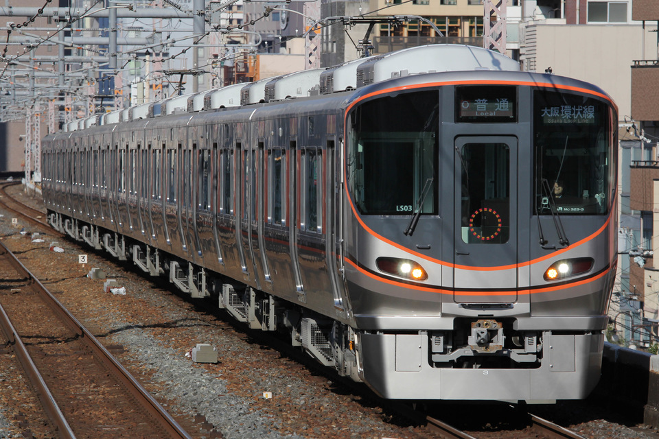 JR西323系LS03編成の写真