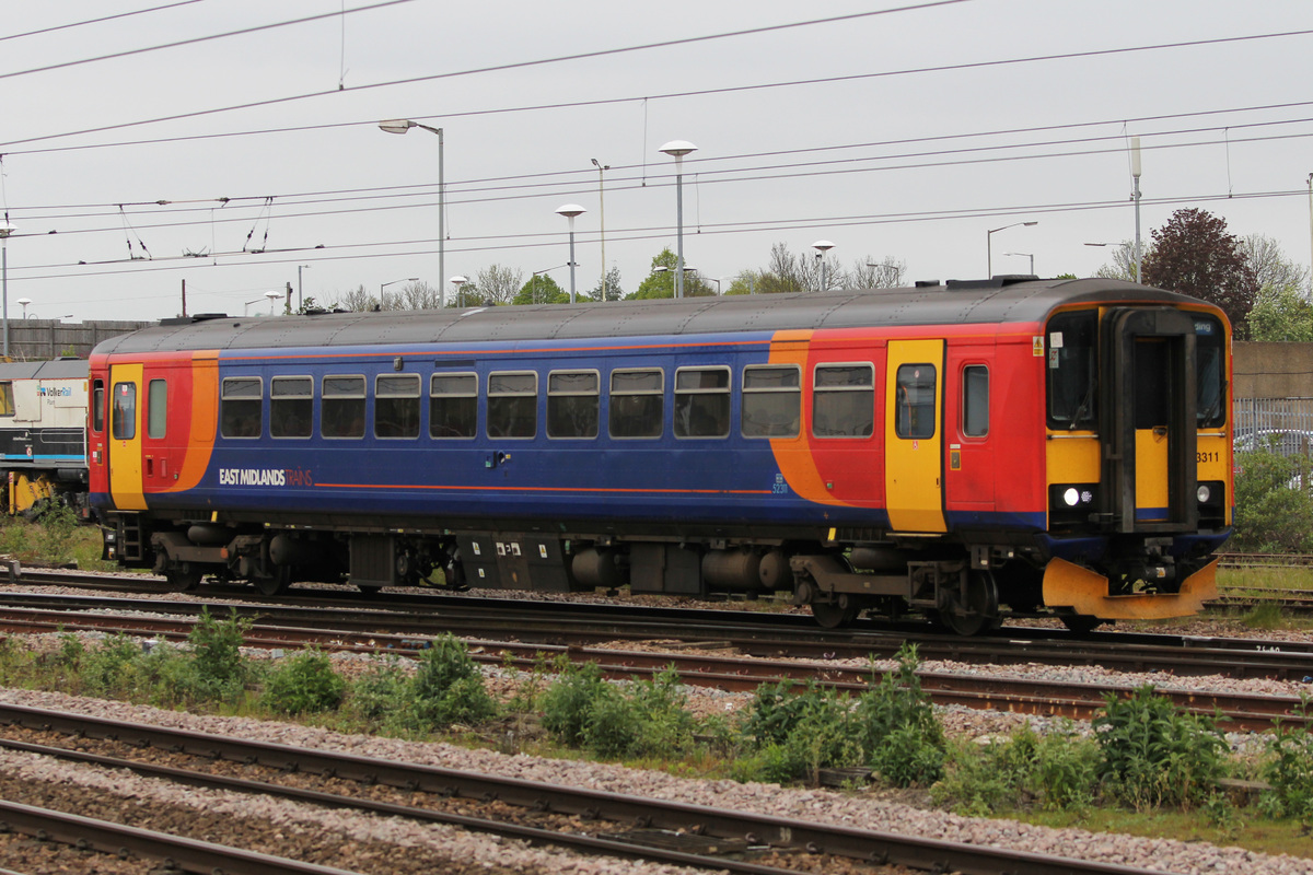 East Midlands Trains  Class153 311