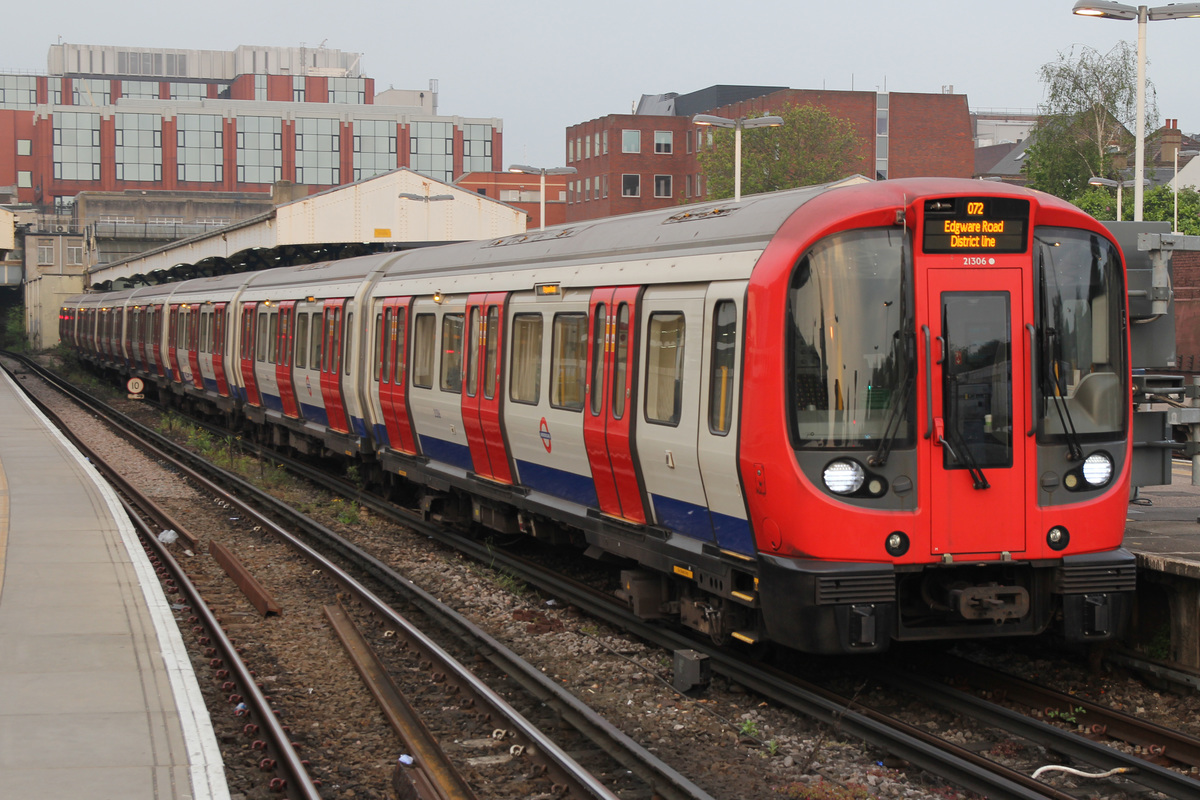 London Underground  S7 stock 21305