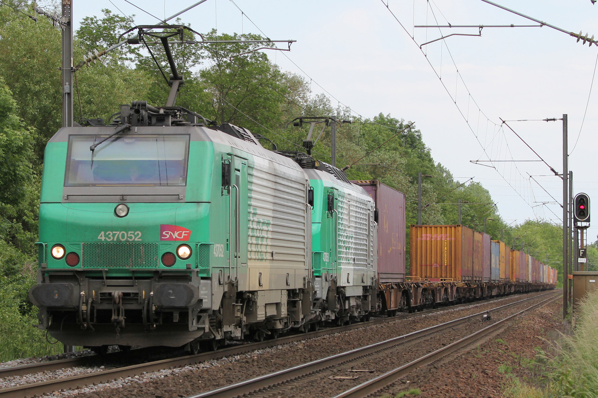SNCF  BB37000 437052