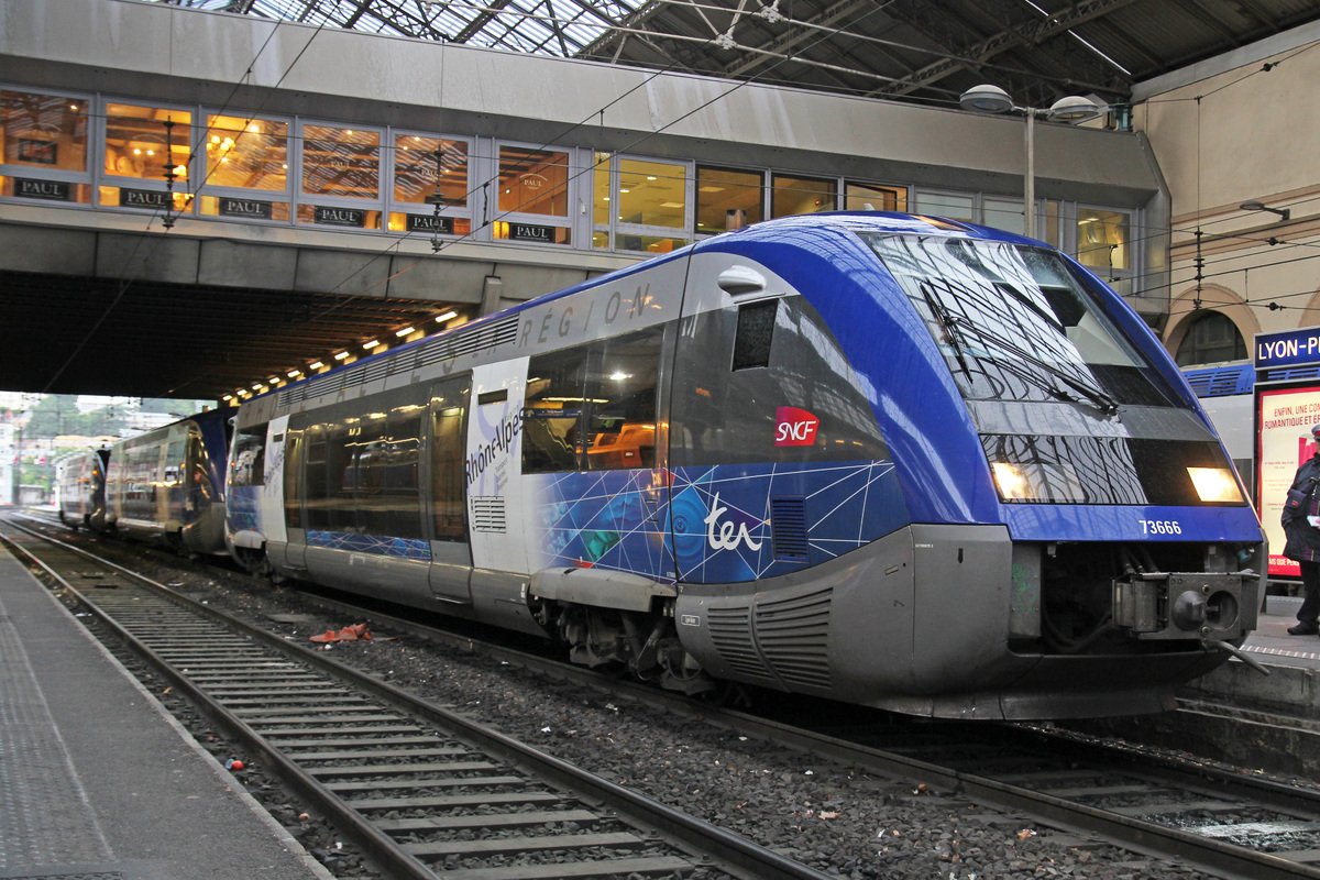 SNCF  X73500 73666