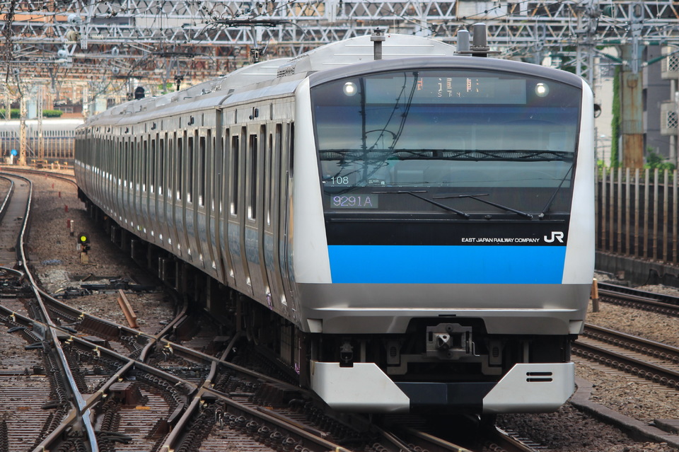 JR東E233系サイ108編成<br class="br-sp" />(ウラ108編成)の写真