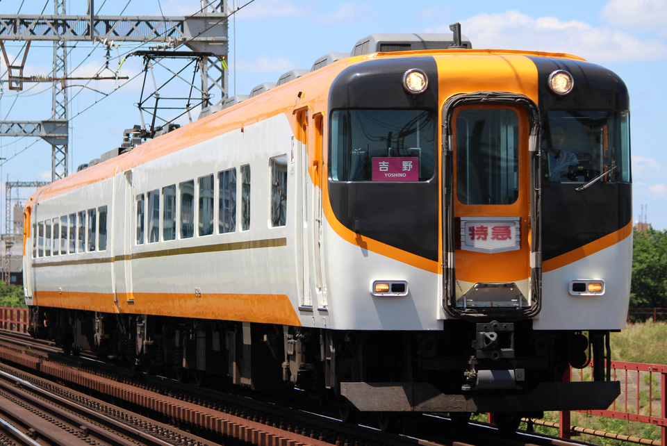 近鉄16000系Y09の写真