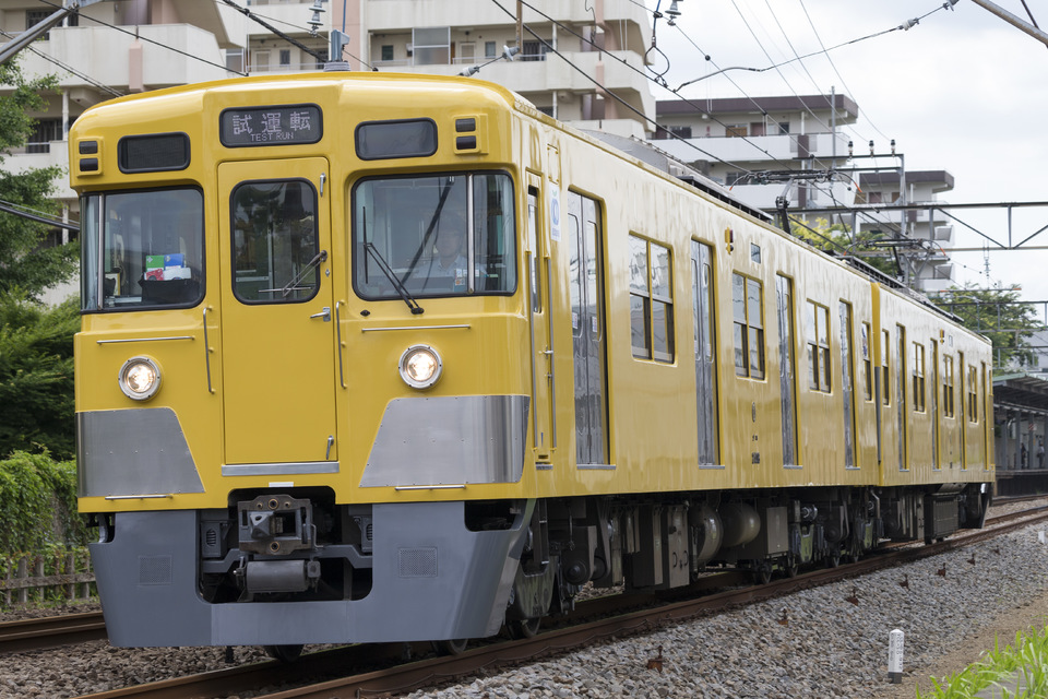 西武2000系2407F<br class="br-sp" />(2407編成)の写真