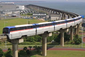 東京モノレール 昭和島車両区 2000形 2021F