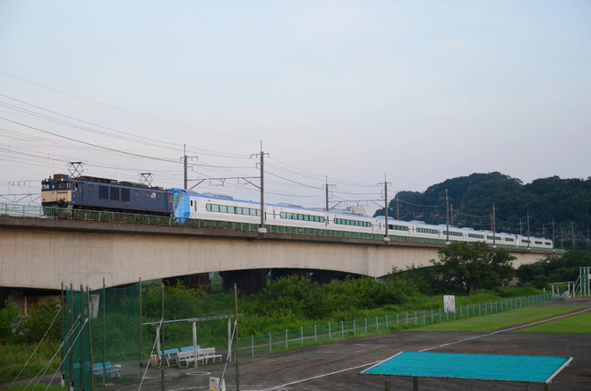 E353系を梶ヶ谷貨物ターミナル～府中本町間で撮影した写真