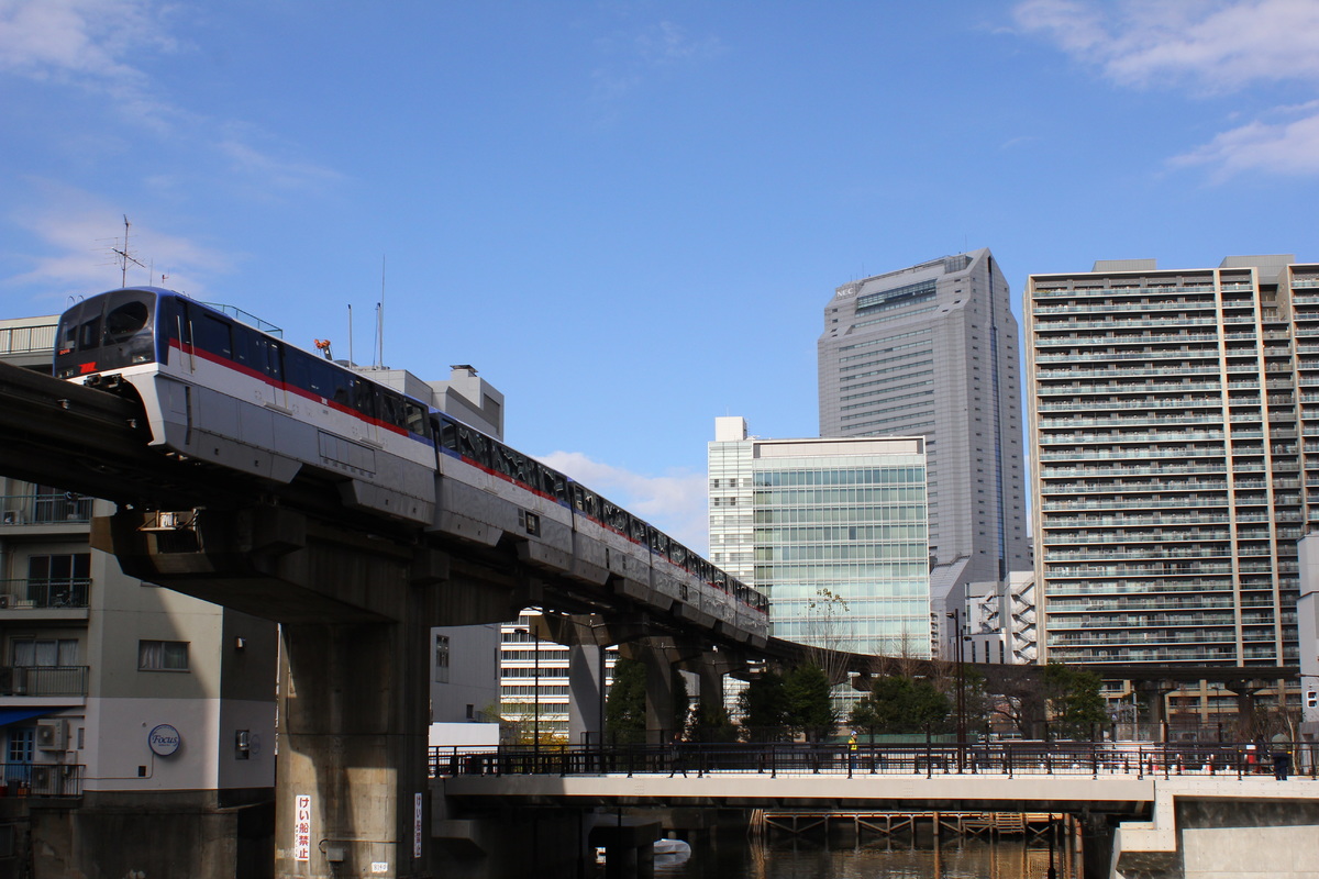 東京モノレール 昭和島車両区 2000形 2011F