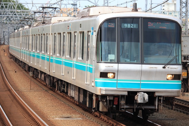王子検車区9000系9121Fを多摩川駅で撮影した写真