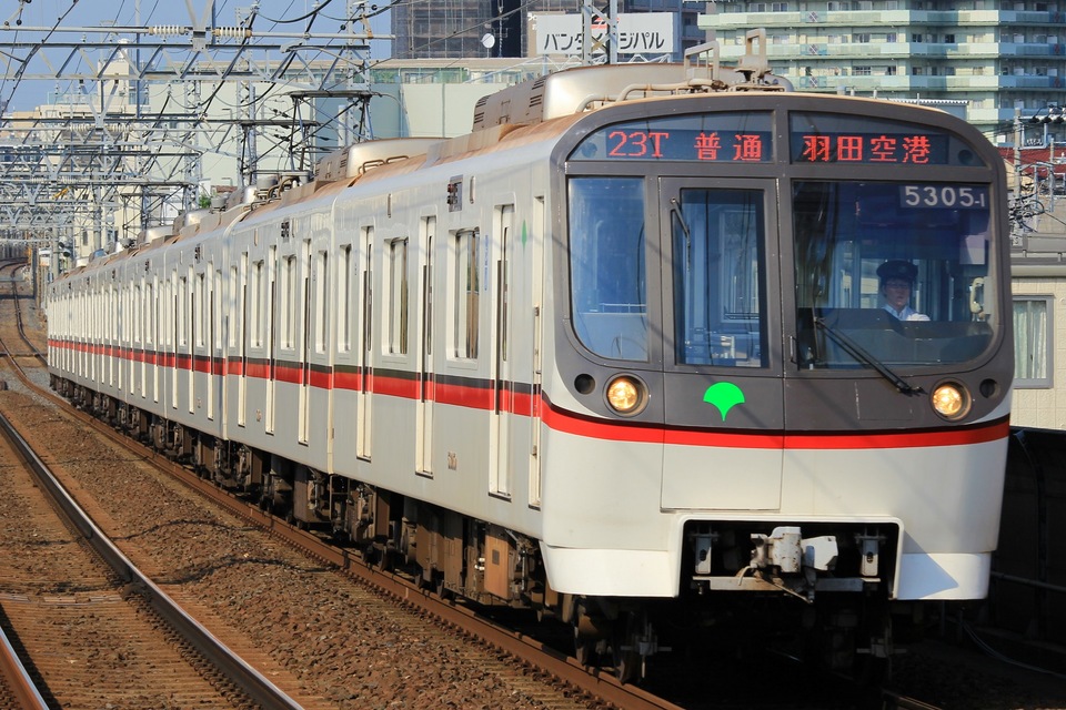 都営5300形5305編成<br class="br-sp" />(5305F)の写真