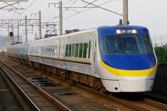 8000系を丸亀駅で撮影した写真