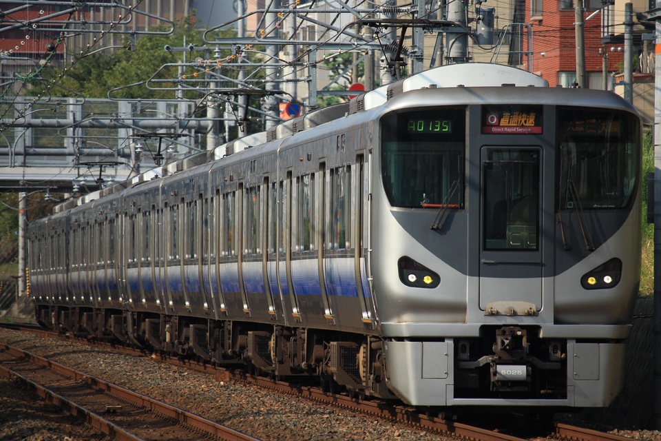 JR西225系HF425編成<br class="br-sp" />(ヒネHF425編成)の写真