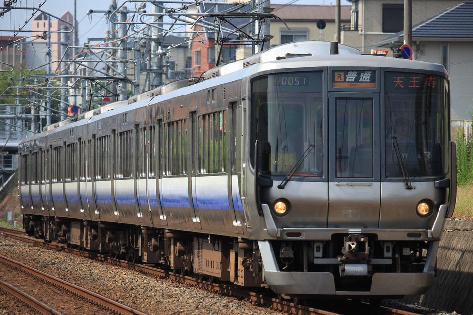 JR西223系HE402編成<br class="br-sp" />(ヒネHE402編成)の写真