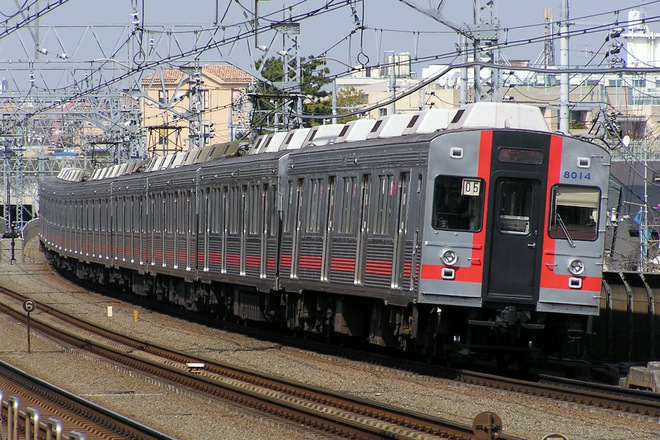 8000系8014Fを多摩川駅で撮影した写真
