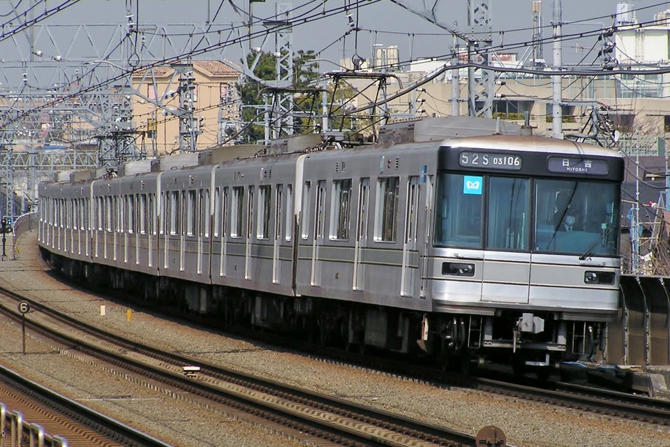 メトロ03系03-106F<br class="br-sp" />(03-106編成)の写真