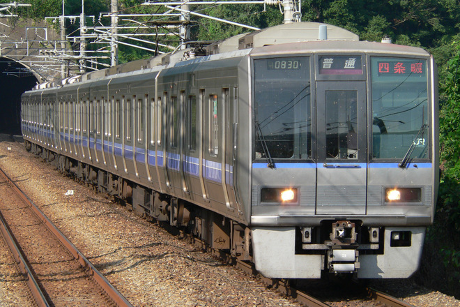 網干総合車両所207系Z2編成を生瀬駅で撮影した写真
