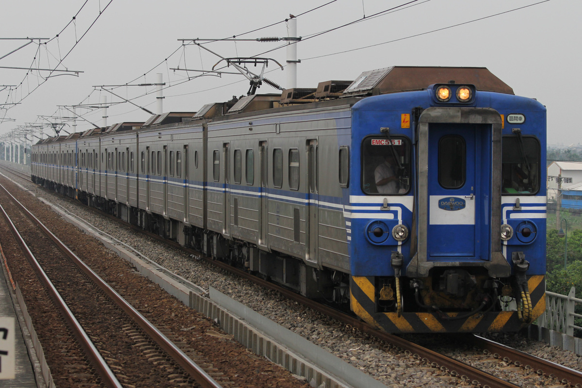 台湾鉄路管理局  EMU500型 