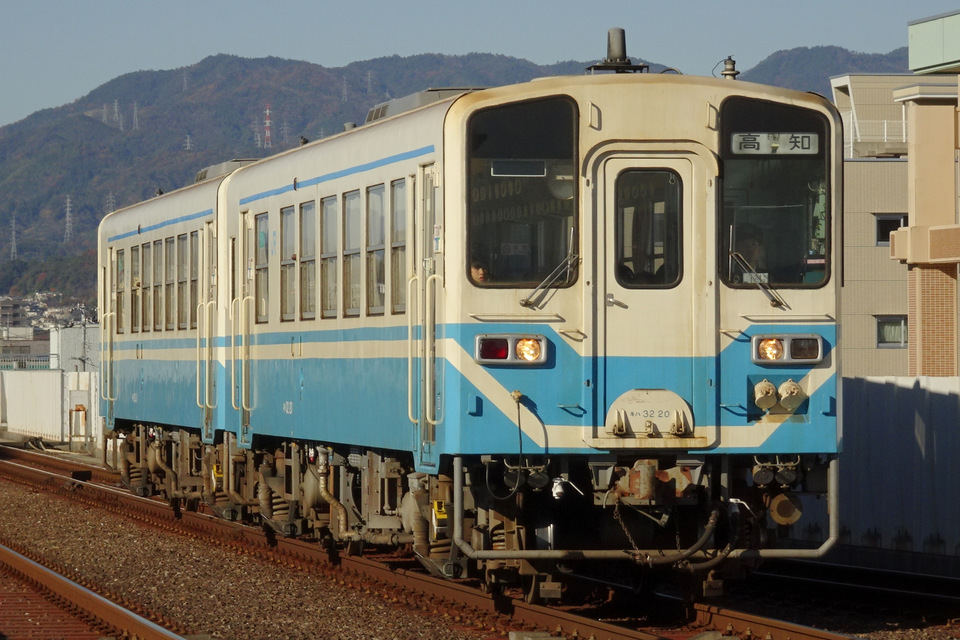 JR四キハ32形キハ32-2の写真