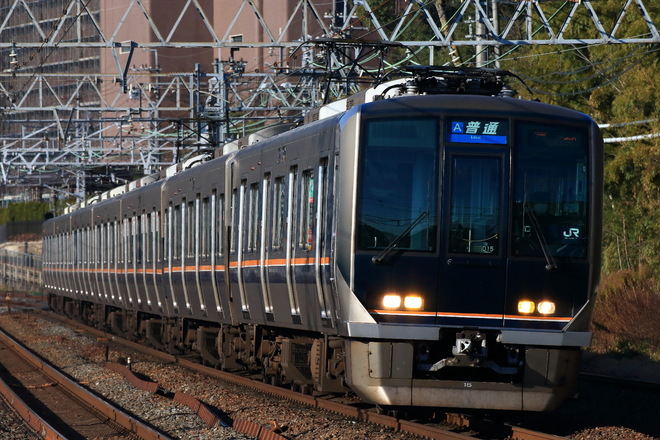 網干総合車両所明石支所321系D15編成を山崎駅で撮影した写真