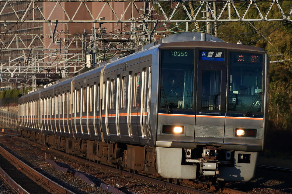 JR西207系Z15編成の写真