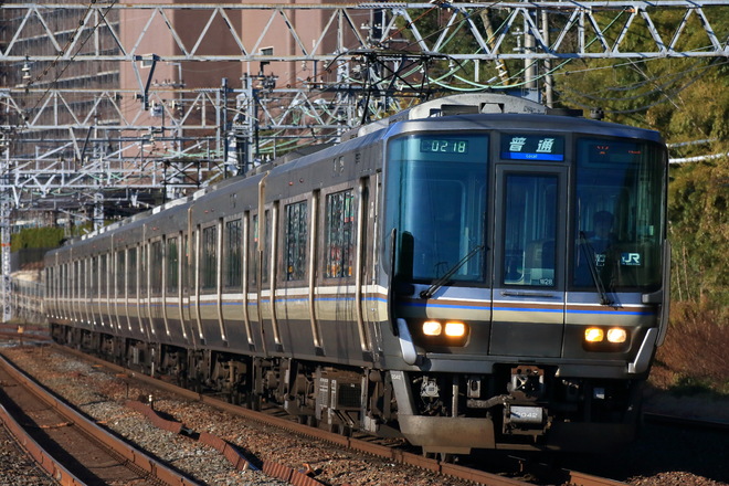 網干総合車両所223系W28編成を山崎駅で撮影した写真