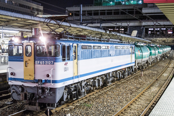 新鶴見機関区EF652127を大宮駅で撮影した写真
