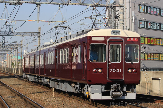 平井車庫7000系7031Fを茨木市駅で撮影した写真