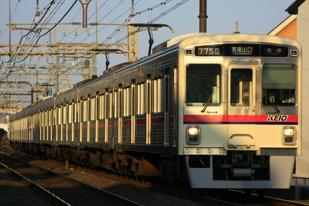 京王電鉄  7000系 7706F