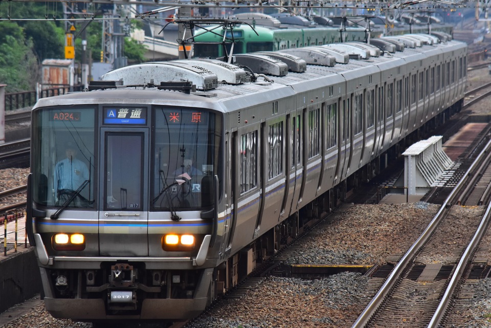 JR西223系W17編成<br class="br-sp" />(ホシW17編成)の写真