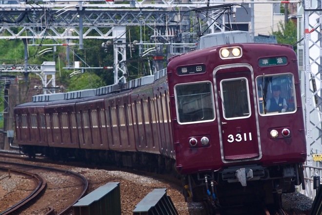 正雀車庫3300系3311Fを大山崎駅で撮影した写真