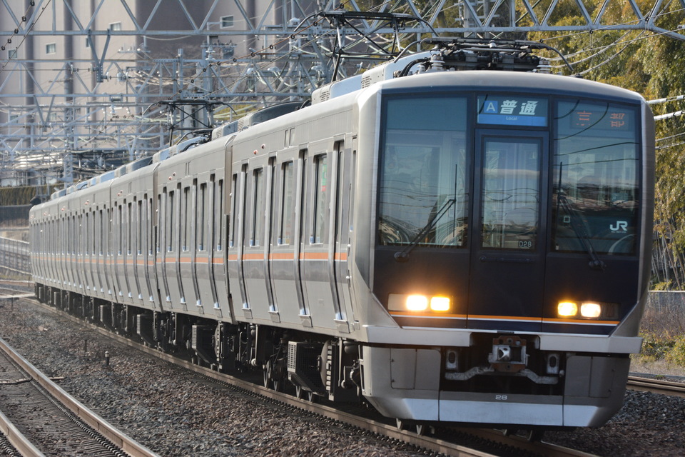 JR西321系D28編成の写真