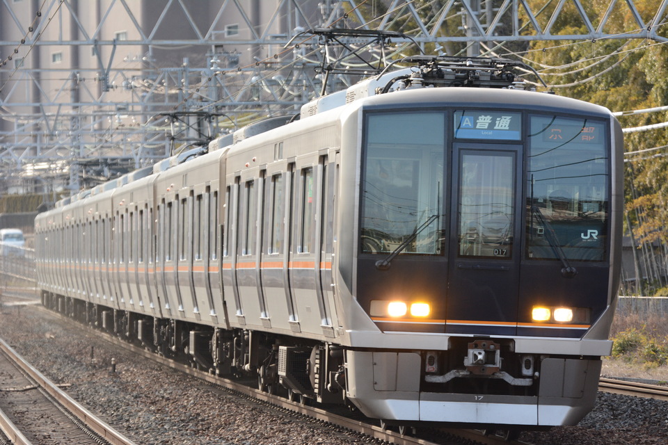 JR西321系D17編成の写真